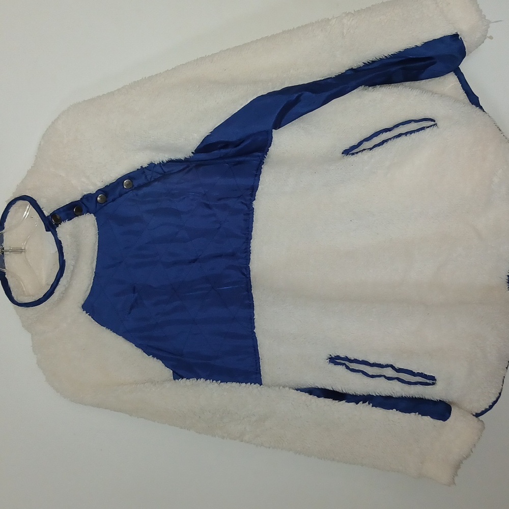 Love and Harmony Brand Fuzzy Pullover Size Large  Color White/ Blue